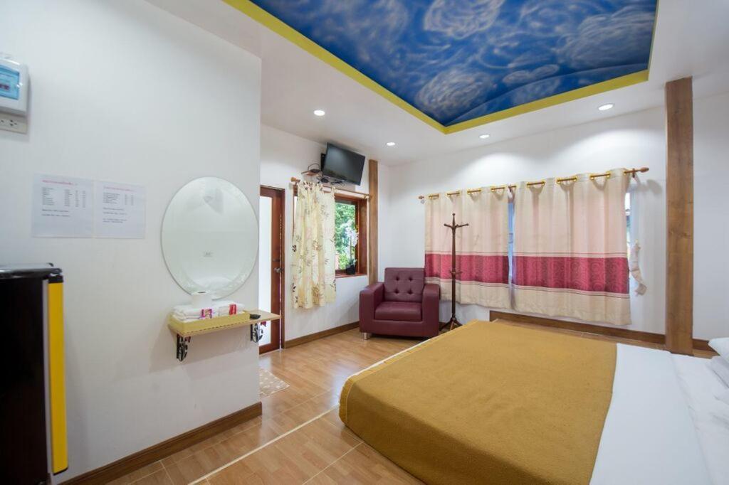 Poomvarin Resort Ban Wang Takhrai Rum bild
