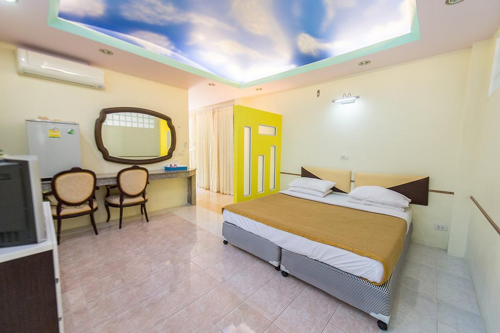 Poomvarin Resort Ban Wang Takhrai Rum bild
