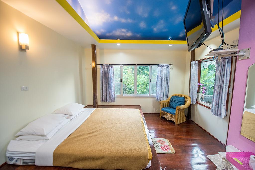 Poomvarin Resort Ban Wang Takhrai Rum bild