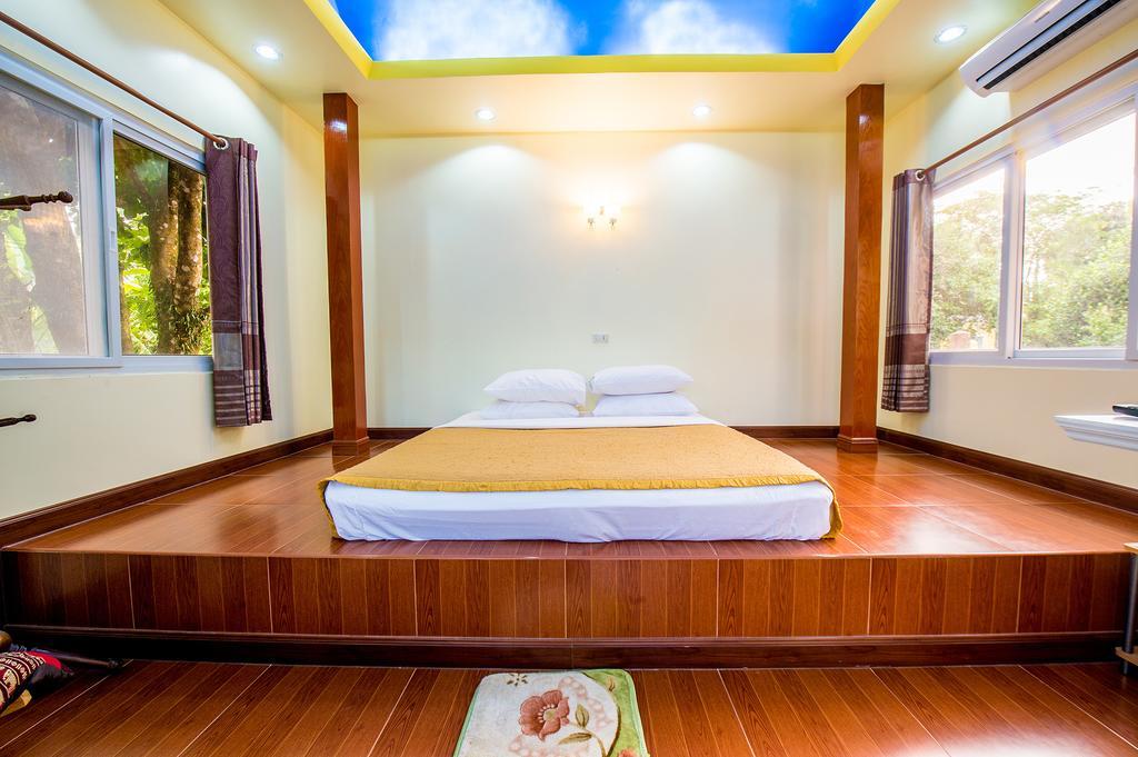 Poomvarin Resort Ban Wang Takhrai Exteriör bild